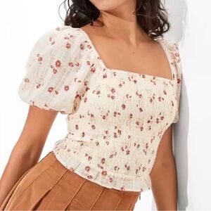 AMERICAN EAGLE OUTFITTERS cream smocked floral puff sleeve top size small boho